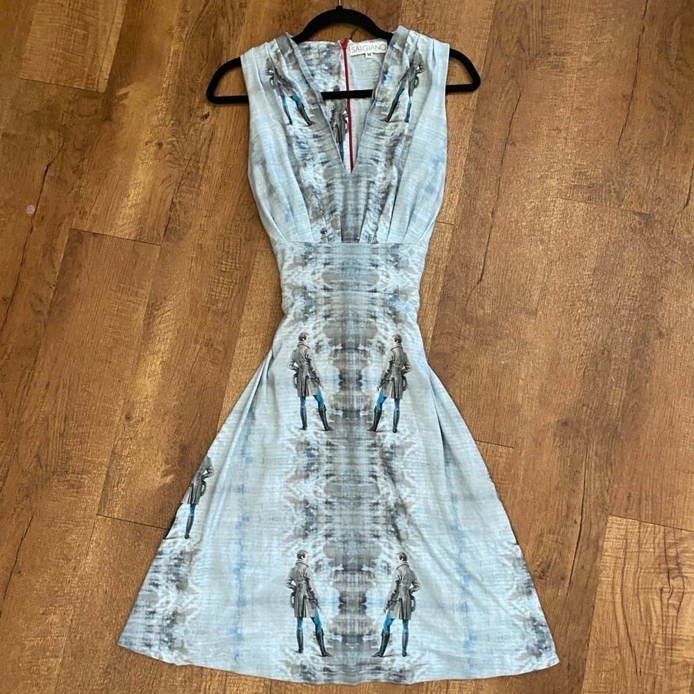 Salgiano one of a kind strapless dress with British looking horse riders. Size M
